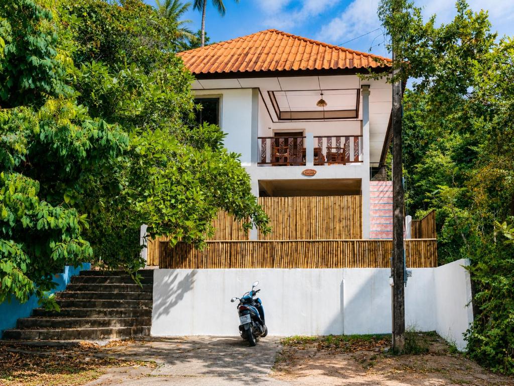 Amsterdam House - Hin Kong - Double King Bed - 4K SmartTV – Koh Phangan